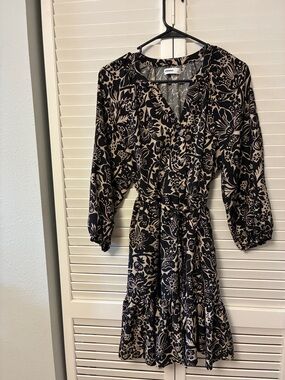 Floral V-Neck Long Sleeve Tie-Waist Dress - Black & Cream